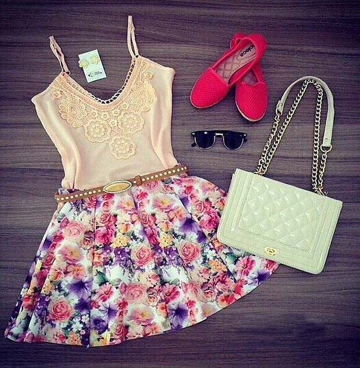 Mini Vestido em Renda sem Mangas